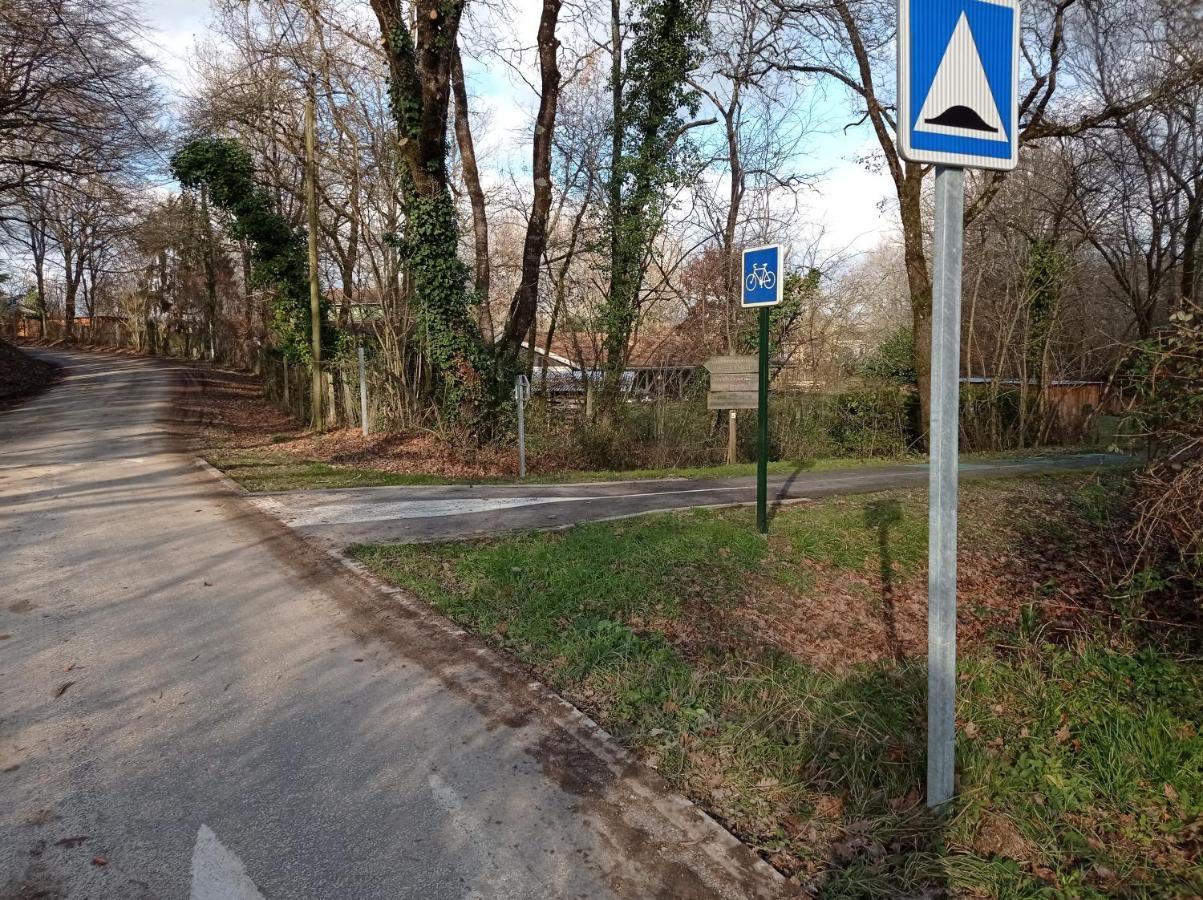 Gite Zen Dans Les Bois Blesignac Exterior photo
