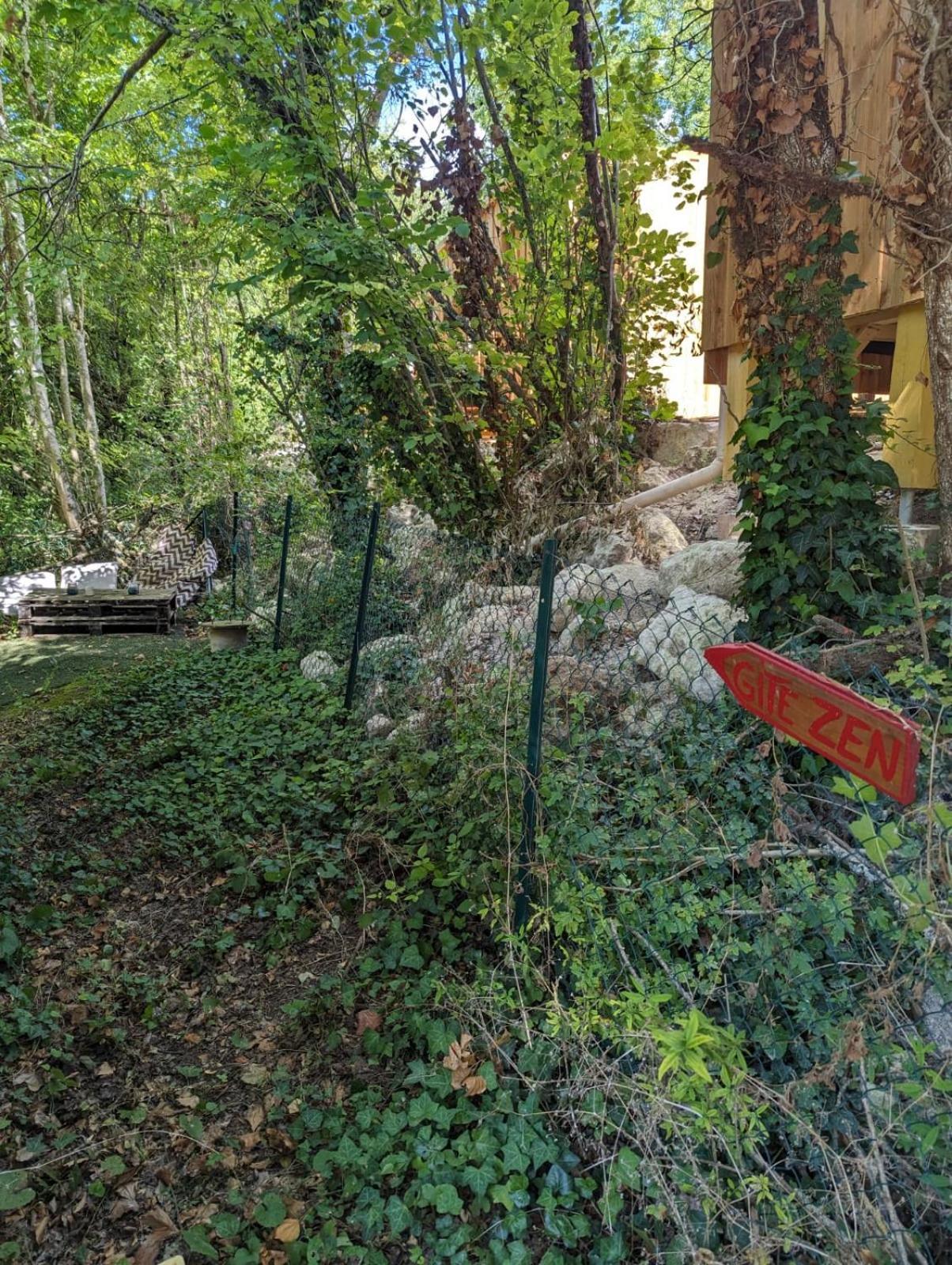 Gite Zen Dans Les Bois Blesignac Exterior photo