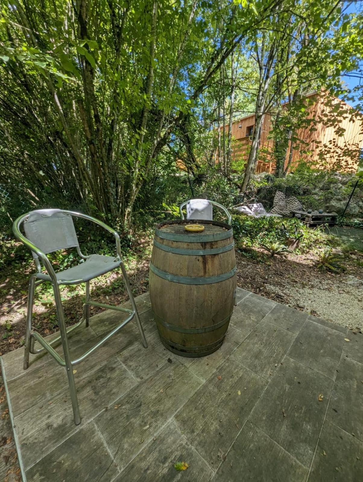 Gite Zen Dans Les Bois Blesignac Exterior photo